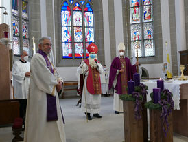 Bischof Dr. Michael Gerber besucht St. Crescentius (Foto: Karl-Franz Thiede)